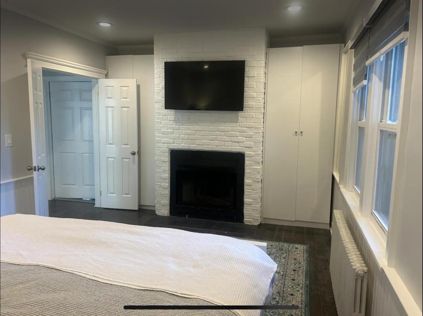 Private Suite In Huntington Station Exterior photo